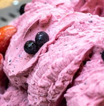 Sorbet z szampanem i truskawkami